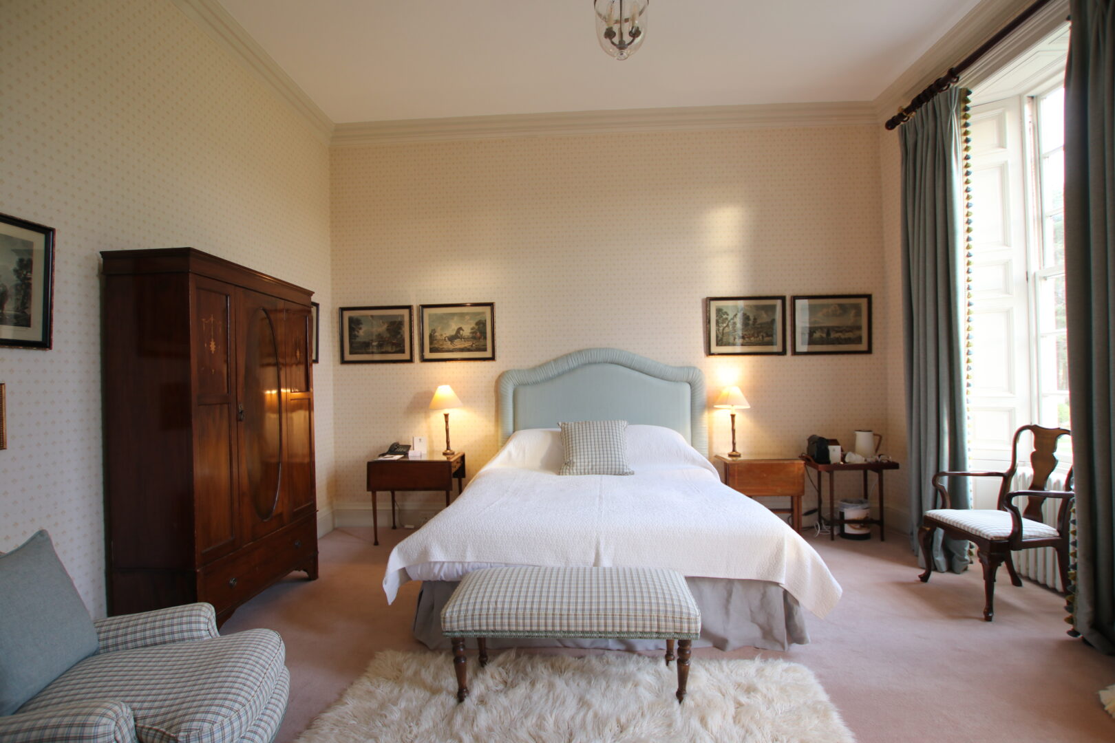 We have 5 Executive en-suite  bedrooms available for you to choose from all priced at £185 per room.  Lord Stanley's Bedroom occupies a King size bed.  The en-suite bathroom has a walk in shower and standalone bath.  This room permits 1 extra bed or cot.